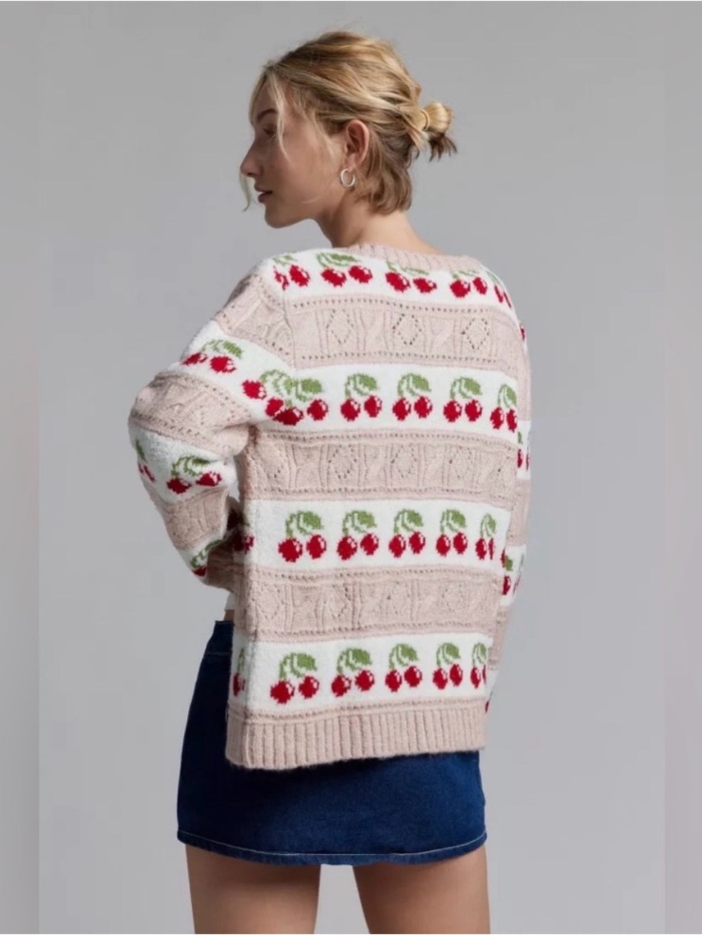 Urban outfitters kimchi blue Women’s Pink Cherry Pattern Cardigan Sweater size m - Picture 6 of 9